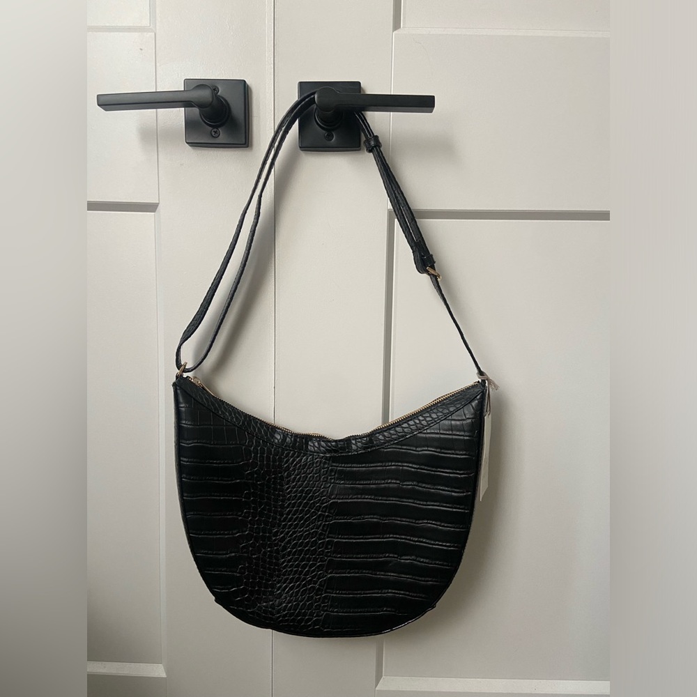 Black shoulder bag